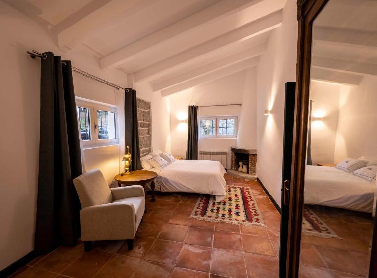 Chalet con piscina en Torrelodones - Chambres d'hôtes Torrelodones