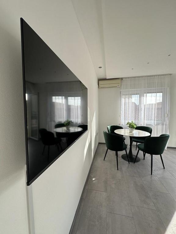 The Grey Olive Apartment - B&B Cirquenizza