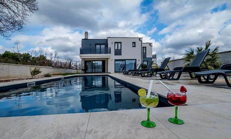 Villa Sumeja with private pool, Istria Krunčići - B&B Krunčići