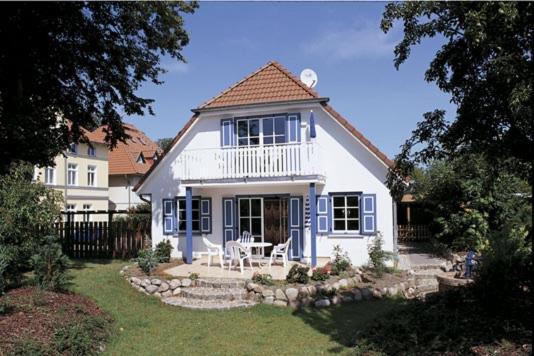 Haus Clarissa, App 02 - B&B Ostseebad Wustrow