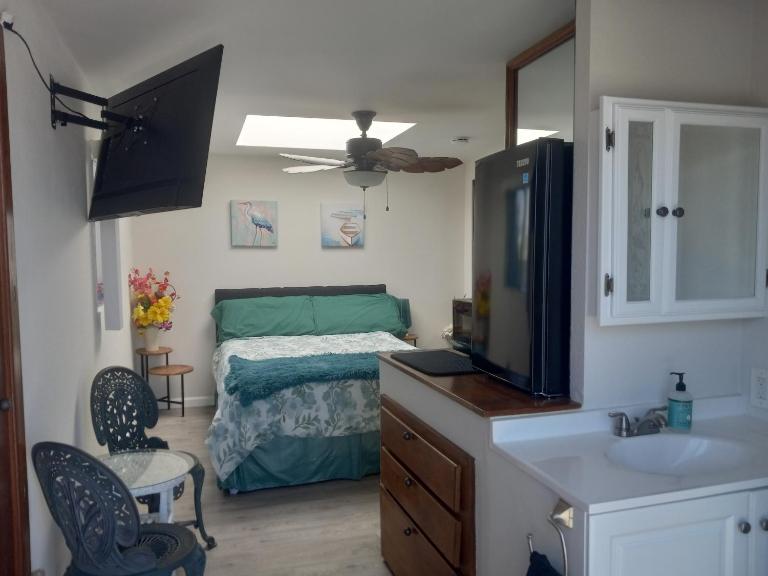 Master SUITE STEPS TO BAY & BEACH - Ferienwohnung San Diego