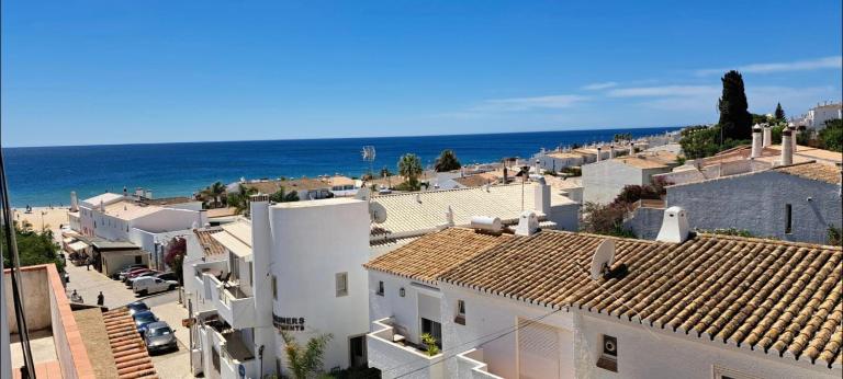 Seaview Apartment 100m from beach - B&B Senhora da Luz