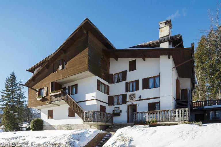 Villa Casanova - Gruppo Stay - Bed and Breakfast Cortina d'Ampezzo