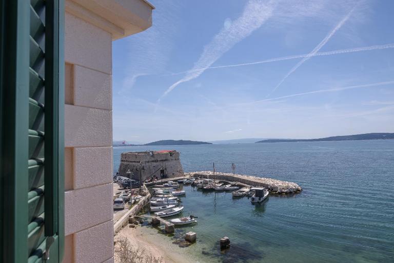 Apartman Mala plaža 2 - B&B Kutleše