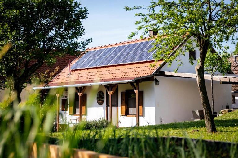 Rózsa Porta - Ferienwohnung Zengővárkony