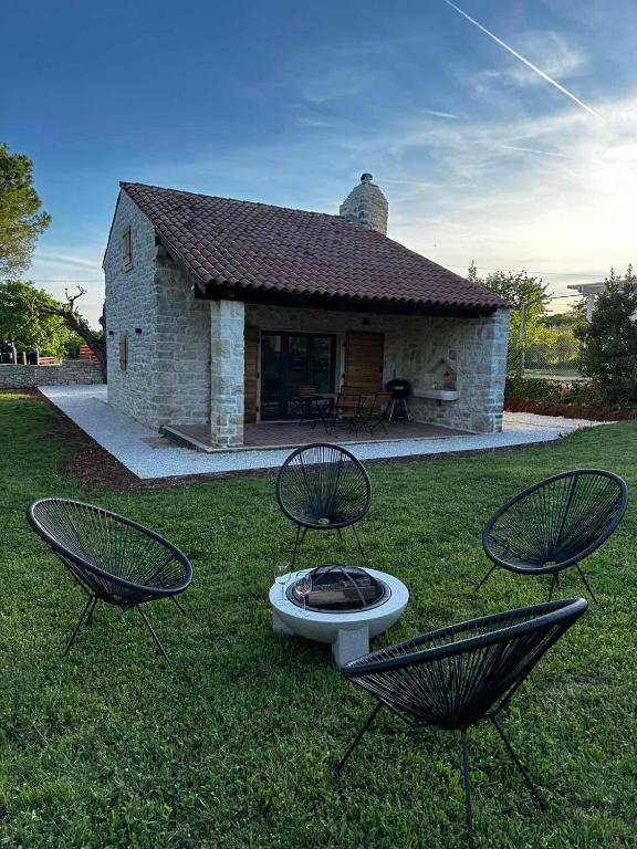 Villa Ondina - private pool - B&B Brtonigla