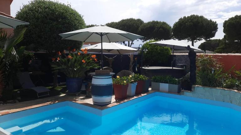 Location Chambre d'hôtes Grau du Roi Mas des Marines Piscine Adult only - B&B Le Grau-du-Roi