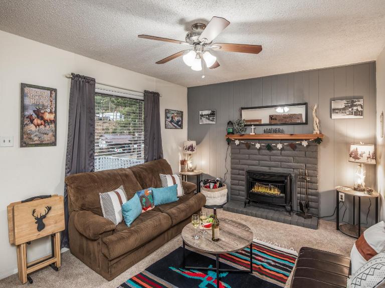 The Elk Meadow Cozy Cabin - B&B Ruidoso