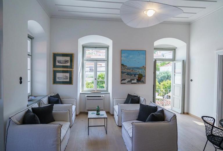 LIVIN Hydra Legacy Suite - B&B Ýdra