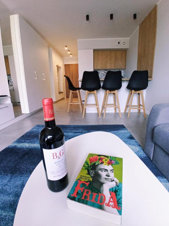FRIDA - 2pok z basenem blisko morza , sauna parking Netflix - B&B Kołobrzeg