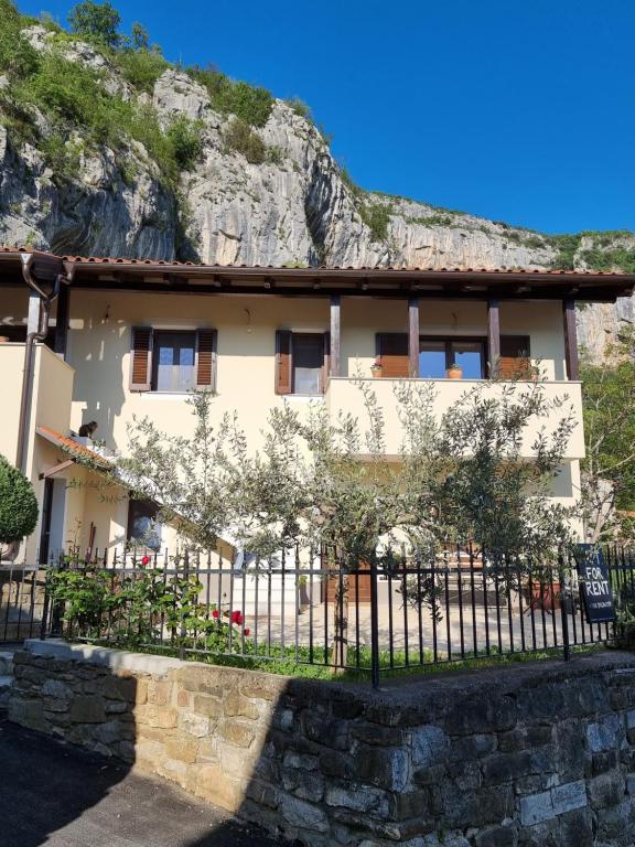 Hiša Rožmarin - B&B Osp