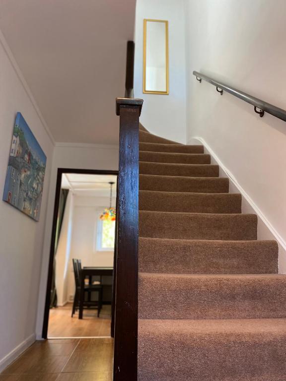 Beautiful Central duplex Flat, 2 Bedroom & Balconies, excellent transport links to Landmarks - Ferienwohnung London