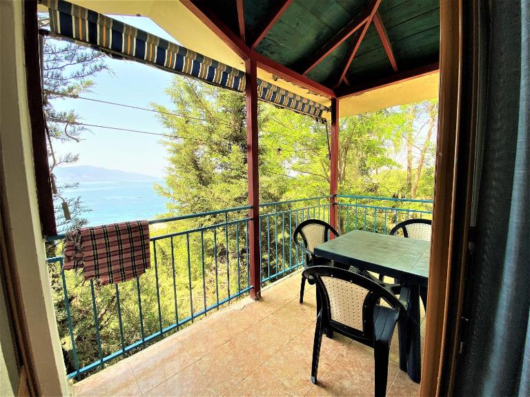 Ramo's Beach House - 1R - Bed and Breakfast Vlorë