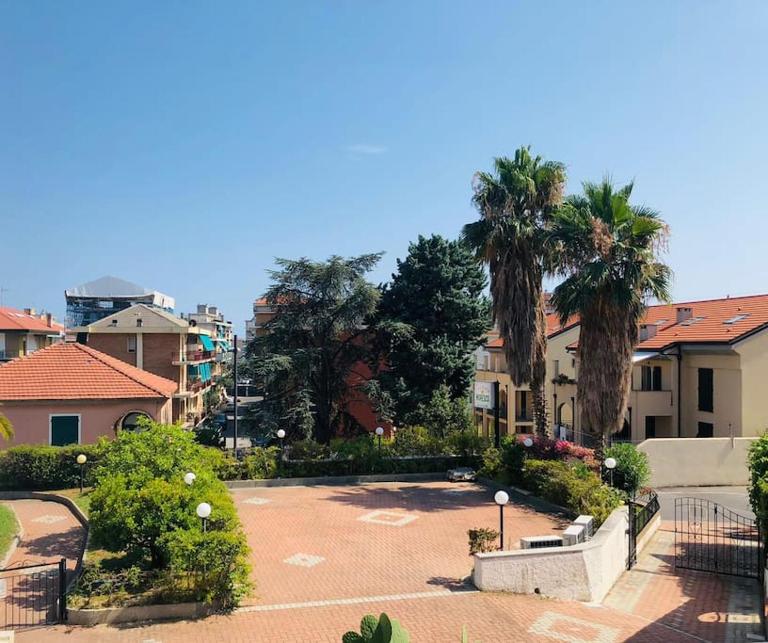 Pietra Ligure - Essential with Swimming Pool - Ferienwohnung Pietra Ligure