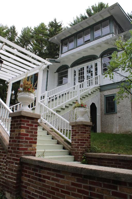 The Hillside B&B. Home w/ Breakfast Service! - B&B Wisconsin Dells