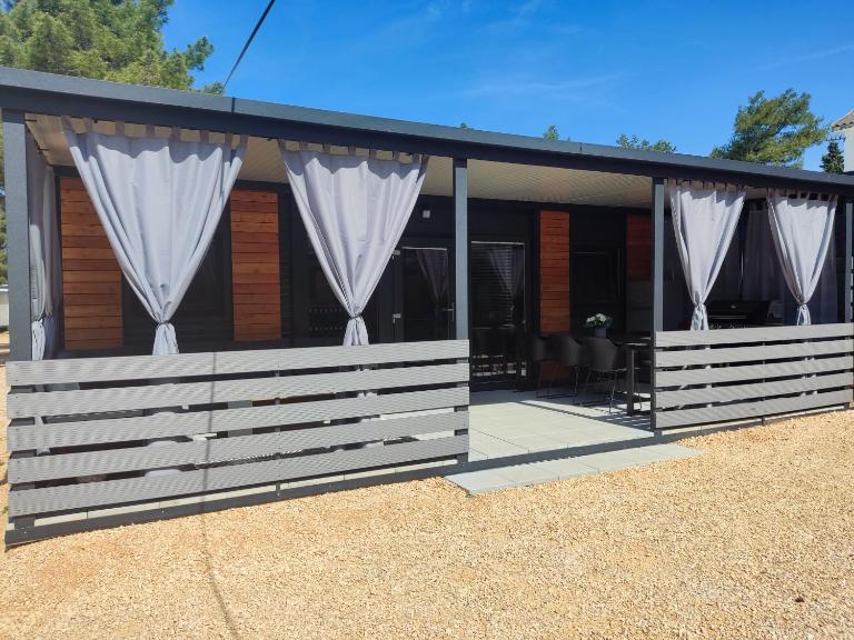 Mobile homes Paun - Chambres d'hôtes Privlaka