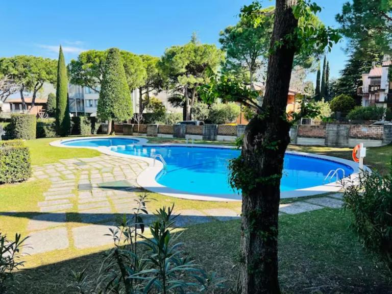 LIDO GALEAZZI GIANT POOL - B&B Sirmione