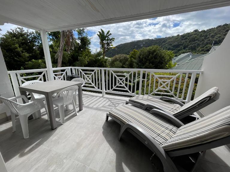 The River Club Loft - 6 sleeper, Swimming Pool, 2 min to Robberg Beach - B&B Plettenberg Bay