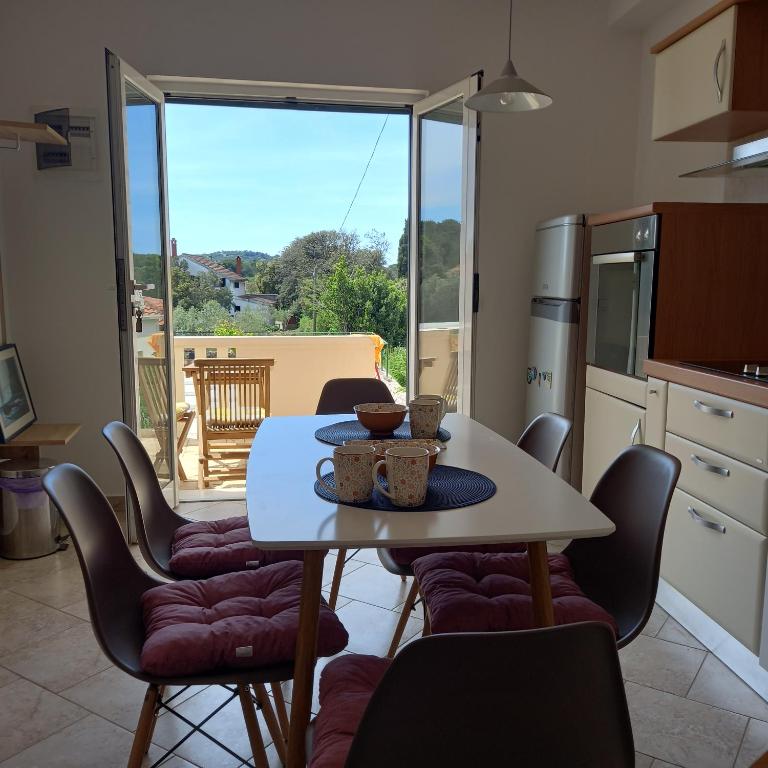 Captains Place - Ferienwohnung Ugljan