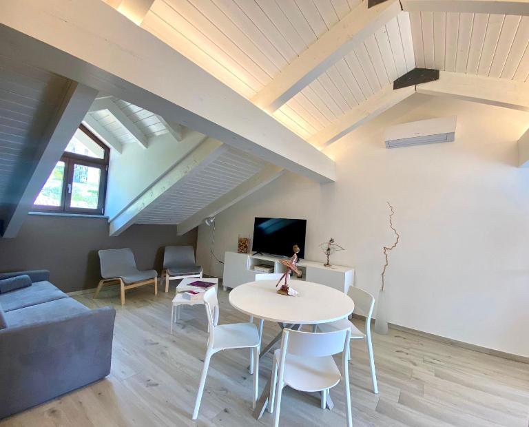 Casa di Nuvola -Residenza Lavinia - - Bed and Breakfast Monforte d'Alba