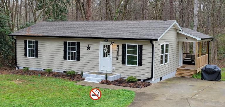 Walkable Waxhaw - Bed and Breakfast Marvin
