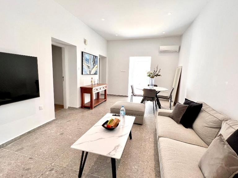 Stasinou 52 - B&B Limassol