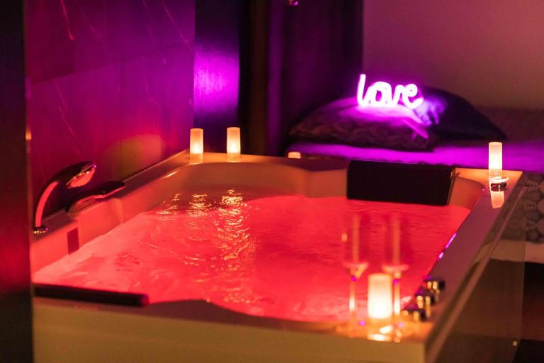 * Spa & Détente # Suite Privée # Tours # Netflix * - B&B Tours