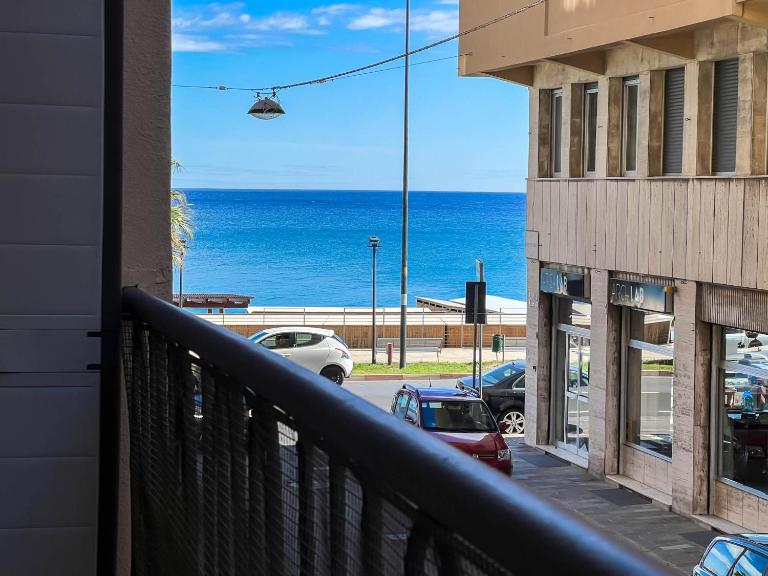 NUOVO BILOCALE VISTA MARE - Bed and Breakfast Savona