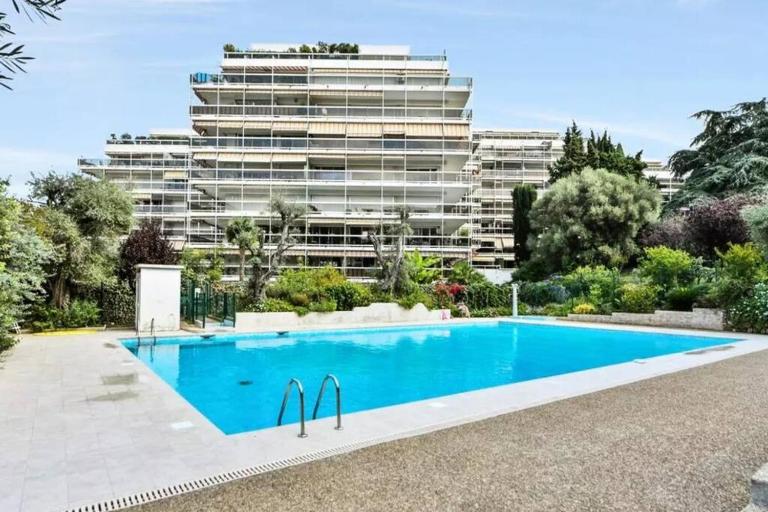 Nice Stay - Charmant 2p climatisé avec piscine et à 8mn des plages - B&B Antibes