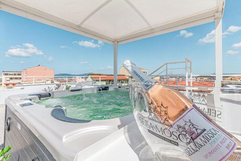 Skyfive Fire Apartment - Bed and Breakfast Alghero