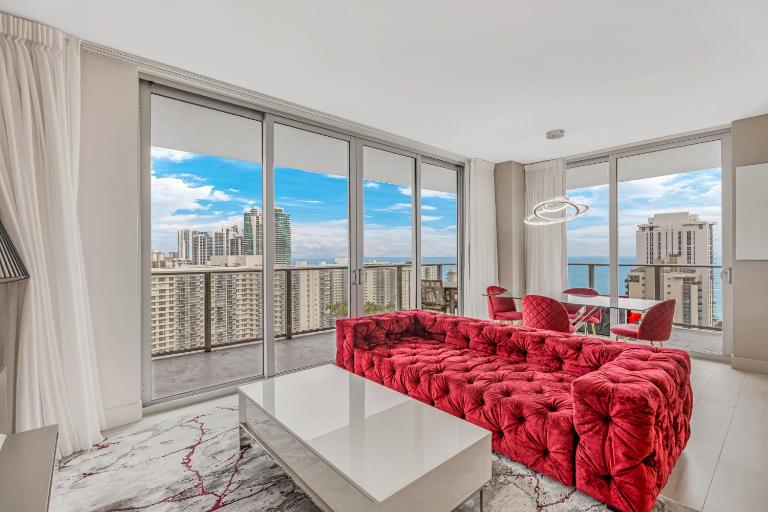 Hyde Beach House Resort - 2BD-2BA Ocean View Luxury Resort - 5 MIN FROM BEACH - 6 GUESTS - B&B Hollywood