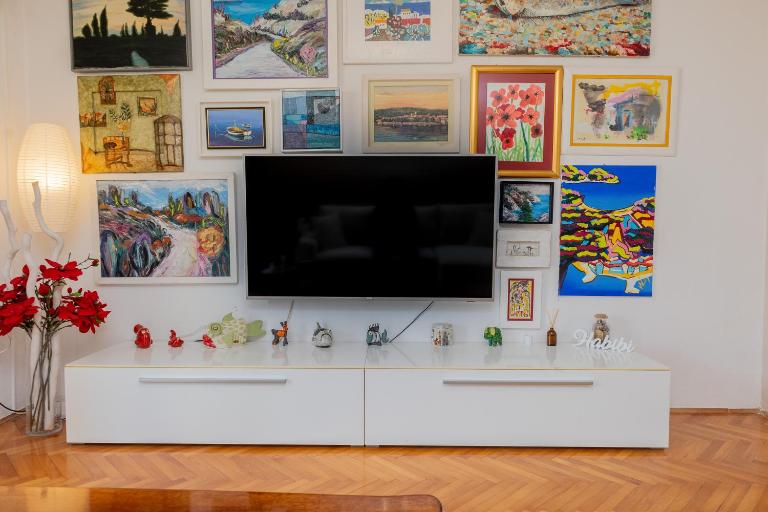 Art & Gallery Vacation Home - B&B Curzola