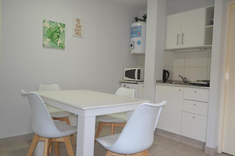 DEPARTAMENTOS DORREGO 2 - Bed and Breakfast Camalón