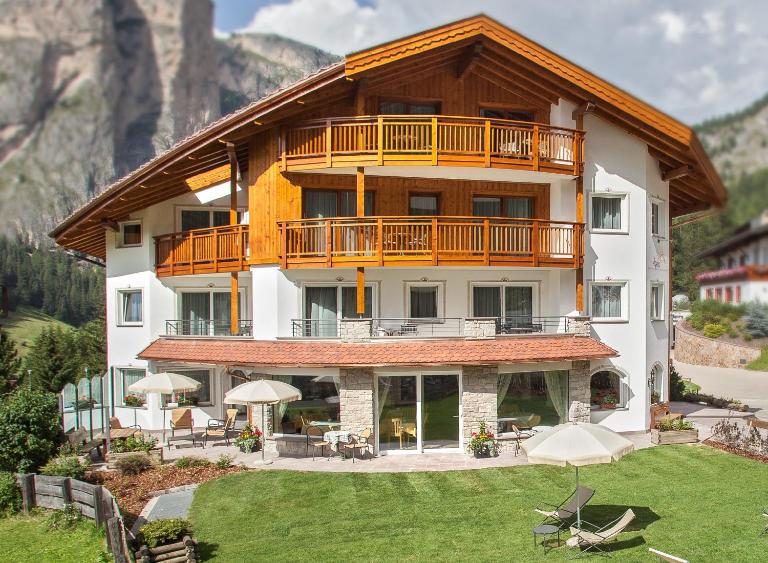 Aghel Suites & Apartments - B&B Sëlva