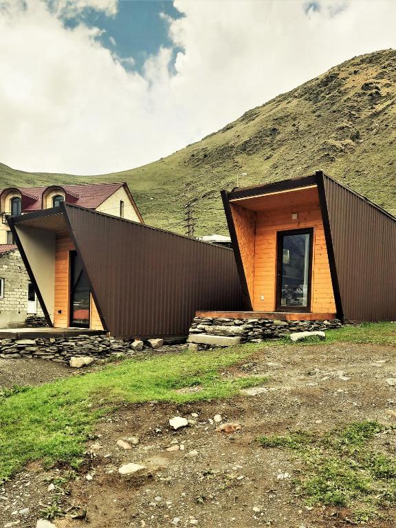 Tiny House Kazbegi - Bed and Breakfast Stepantsminda