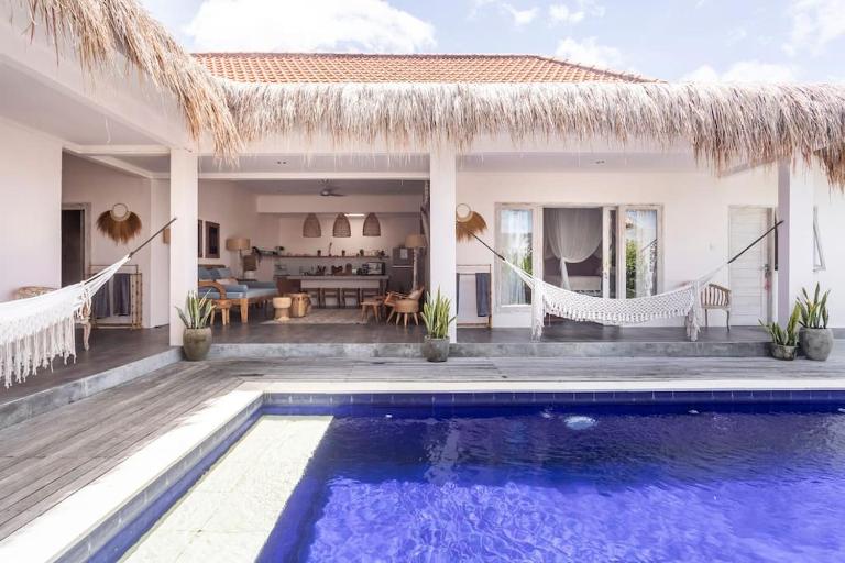 Villa Hart - Cosy and central 3BR villa with Pool - B&B Canggu
