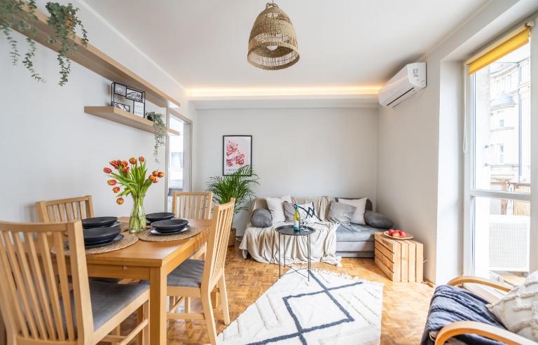 NiceOne Apartment Number 1 - W samym Centrum! Widok na deptak, AC - B&B Breslavia