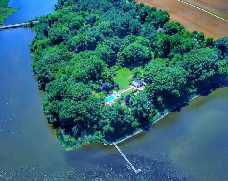 Blake House Historic Estate with Private Inn - B&B Centreville