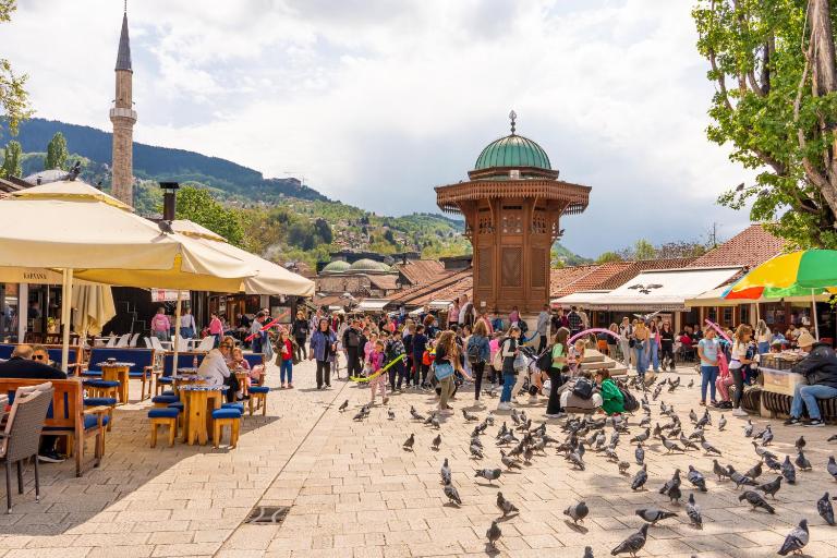 Bascarsija Guesthouse - Private Bath, TV & AirCon - B&B Sarajevo