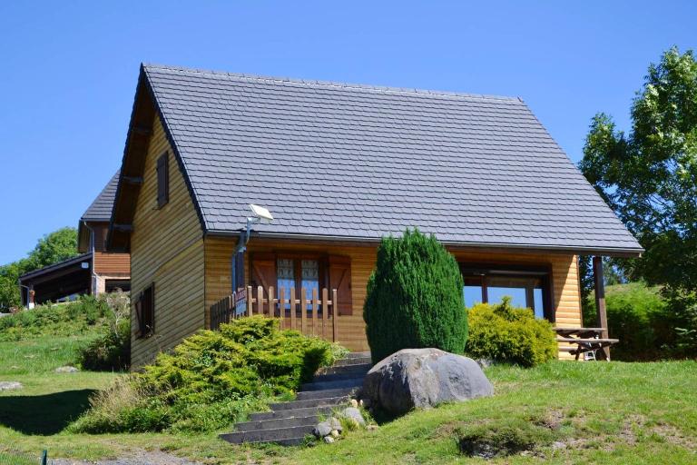Chalet charmant à Saint-Gènes-Champespe avec parking privé - Chambres d'hôtes Saint-Genès-Champespe