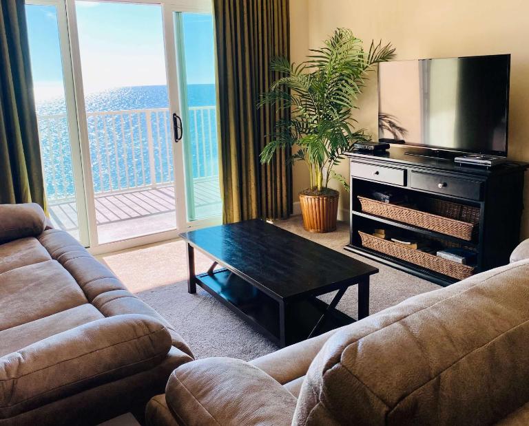 Seawind 1008 by ALBVR - Great beachfront condo and location - Beachfront Pool, Hot Tub, plus kid's bunk room - Ferienwohnung Gulf Shores