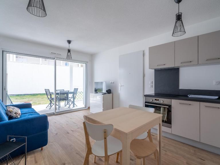 Appartement Neuf 3* à Mimizan - 100m de l'Océan, Piscine, Clim, WiFi, 4 Pers, Ménage inclus - FR-1-50-112 - Chambres d'hôtes Mimizan