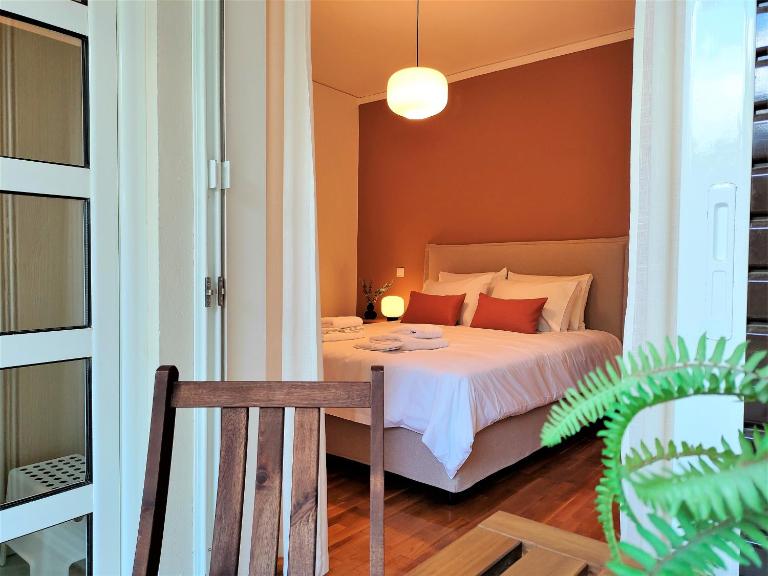 Vouliagmeni Iasonos Residence Central Stylish Flat - B&B Athens