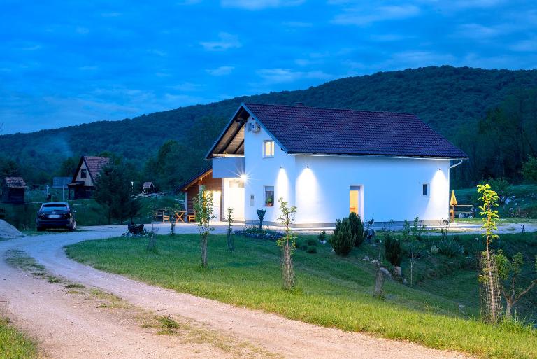 Apartment Roko - B&B Slunj