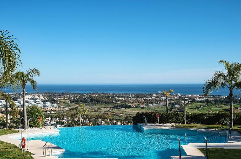 Wonderful 3-bedroom apartment with garden and amazing views Hacienda Senorio Cifuentes Marbella - Ferienwohnung Benahavís