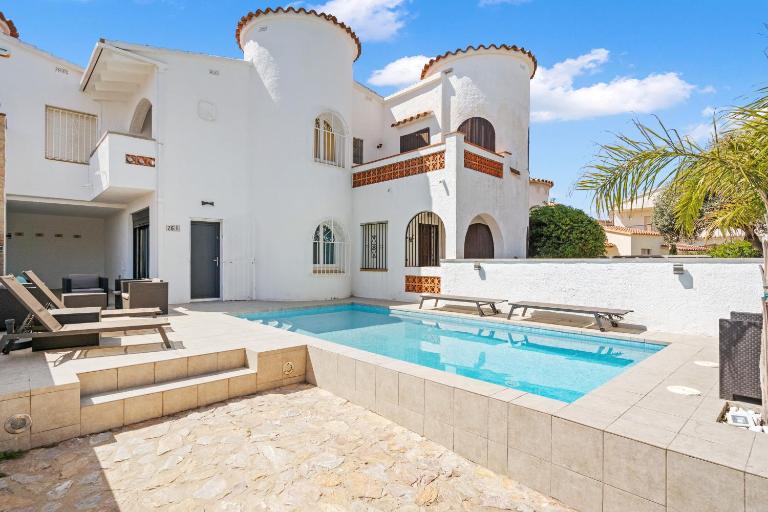 WELCS VILLA 022 EMP La Morgana con piscina privada - Ferienwohnung Empuriabrava