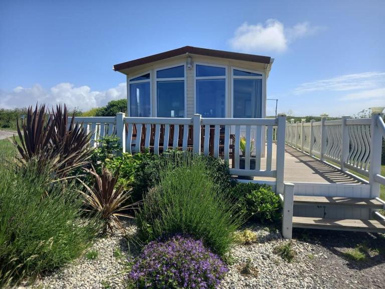 Bay View - fantastic views of Whitsand Bay - B&B Torpoint