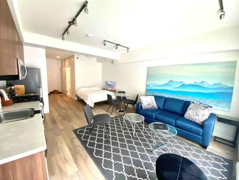 Perfect Brand New Studio Downtown Sidney - B&B Sidney