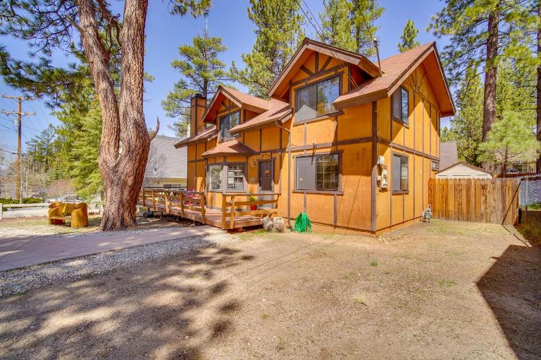 ‘Dancing Bear Lodge’ ~ 1 Mi to Big Bear Lake! - B&B Big Bear Lake