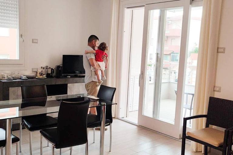 Lido Beach Apartments, Nuovi e moderni, vicino alla Spiaggia, Trilocale con Terrazza o Camera Matrimoniale - B&B Alguer